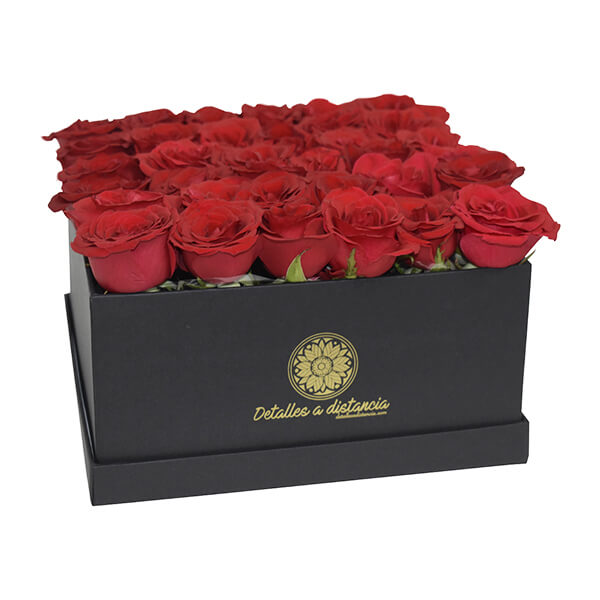 36 rosas en caja cuadrada